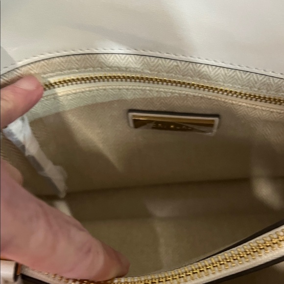 Tory Burch Cream Quilted Shoulder Bag with Gold Chain NWTS - Picture 7 of 11